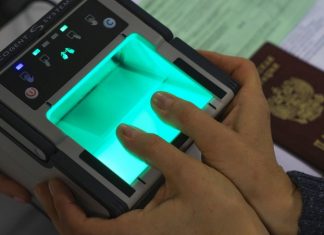 Добровольно-принудительно: как власти ускоряют сбор биометрии