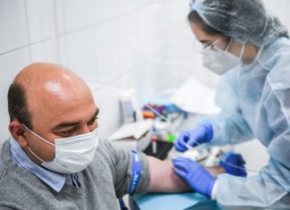 Иммунолог рассказал об уязвимости перед COVID-19 при высоком уровне антител