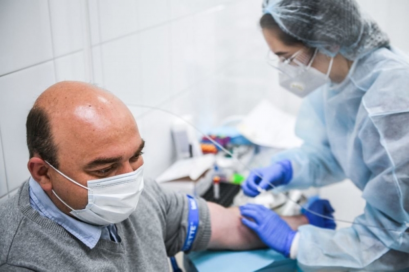 Иммунолог рассказал об уязвимости перед COVID-19 при высоком уровне антител