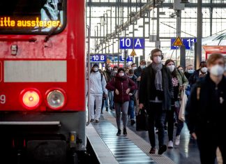 Коронавирус в России начал нехороший разворот: спад прекращается