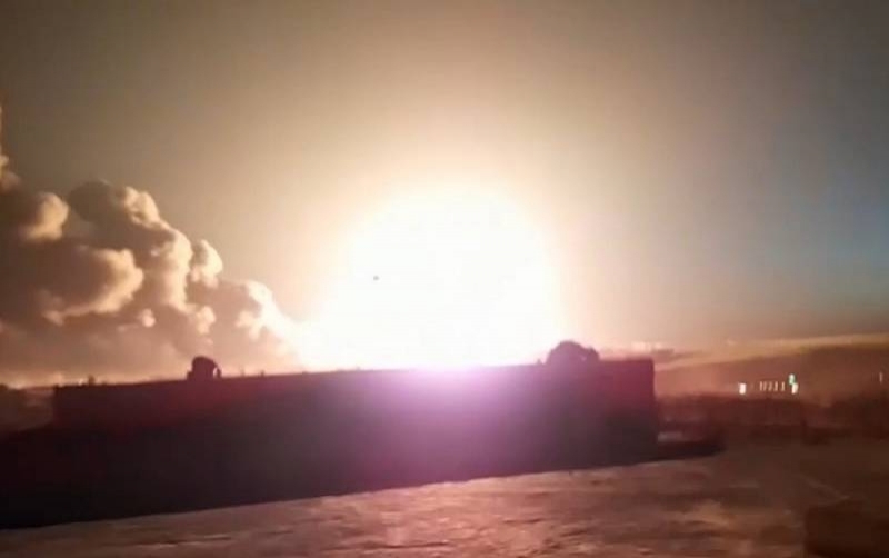 Неизвестные силы уничтожили нефтезаводы в провинции Алеппо