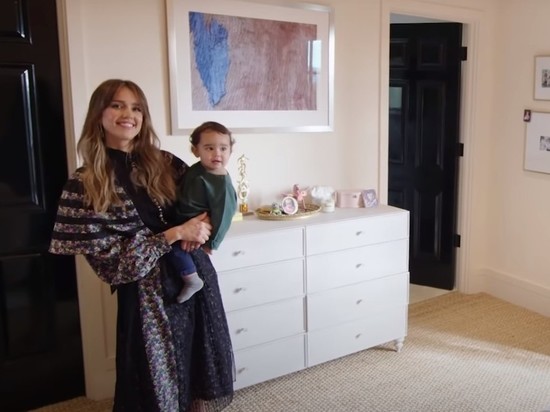 Перенесшая пять операций Джессика Альба завершила карьеру