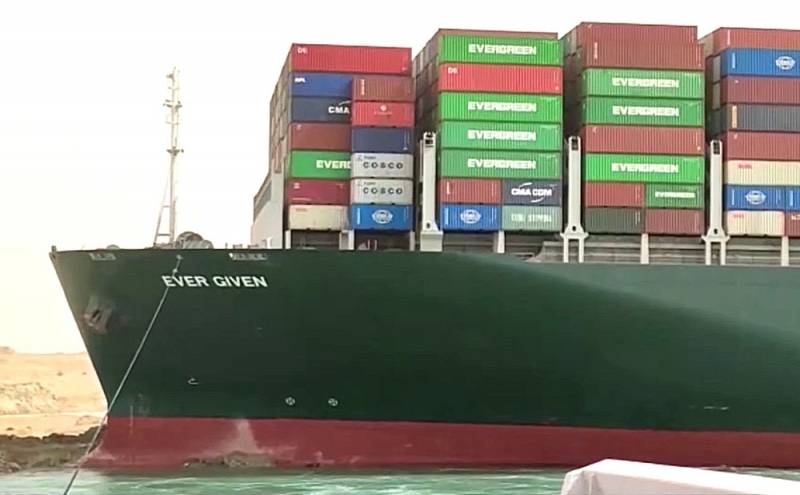 Раскрыты потери мировой экономики от блокировки Суэца