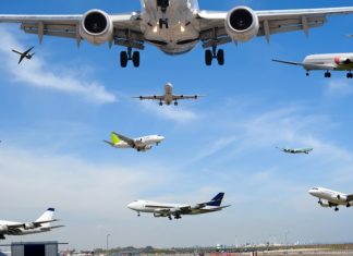 С 1 апреля Россия возобновляет авиасообщение с шестью странами