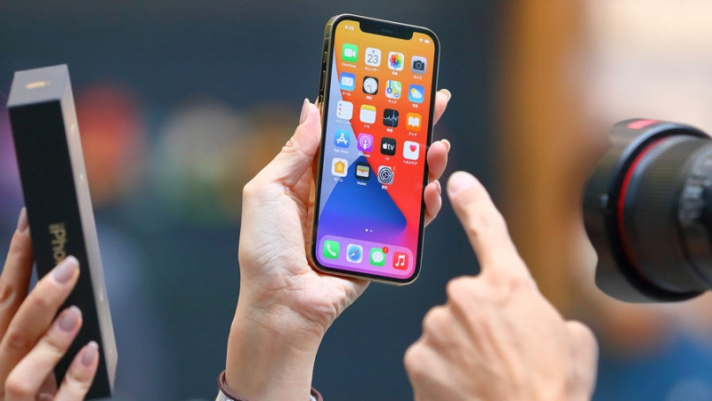 Сомнительная помощь: почему iPhone 13 без разъемов не спасет природу