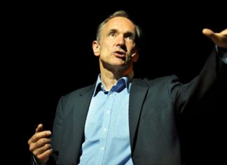 «Создать сеть заново»: отец интернета призывает положить конец господству IT-гигантов