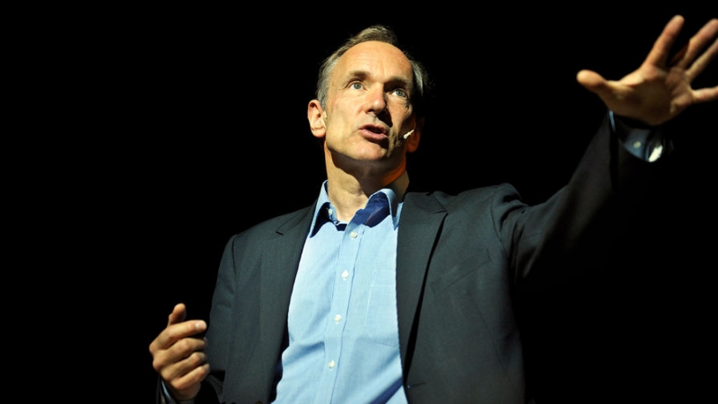 «Создать сеть заново»: отец интернета призывает положить конец господству IT-гигантов