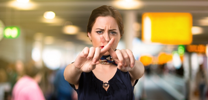 Стюардесса называет три типа состояний, при которых не стоит садиться на борт