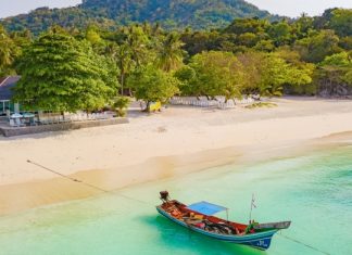 Таиланд откроется для привитых вакциной «Спутник V» россиян