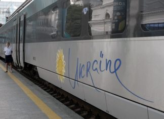 Украину парализует: «незалежной» грозит полная остановка железнодорожных перевозок
