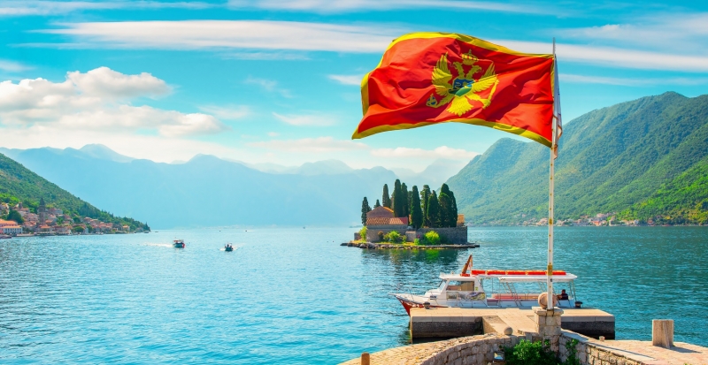 В Черногории призывают запретить въезд в страну без ПЦР-тестов