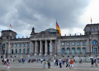 В ответ на дипломатическую пощечину Москвы Берлин призывает к более тесному сотрудничеству с РФ