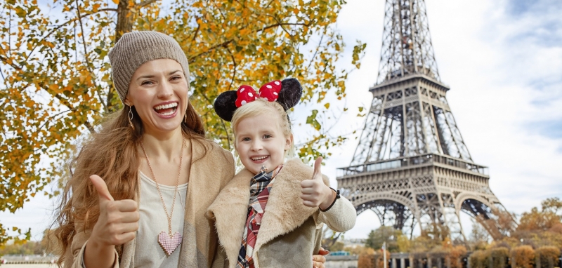 В Париже надеются вернуться к обычной жизни в середине апреля