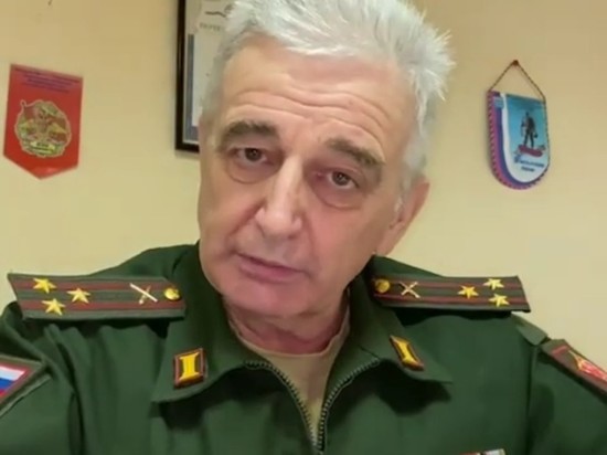 Военкому, призвавшему девушек сдавать своих бывших, начали присылать геев