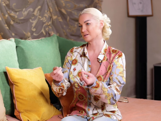 Волочкова оценила тело Собчак: "Без слез не взглянешь"