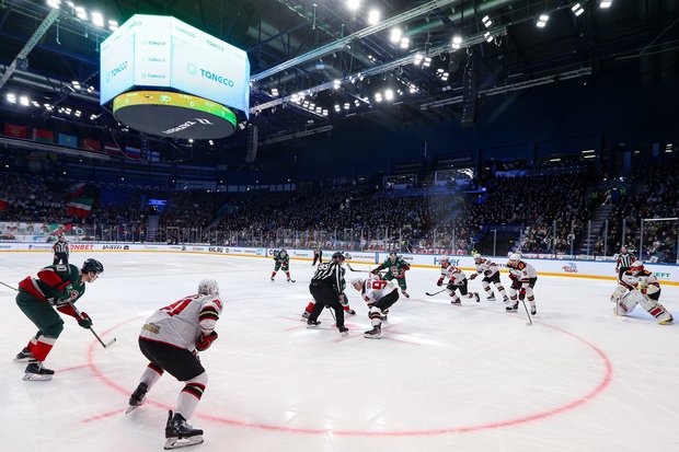 Алексей Бадюков: &laquo;У &laquo;Ак Барса&raquo; не получается другой хоккей, надо выпускать Зарипова &mdash; он может успокоить игру&raquo;