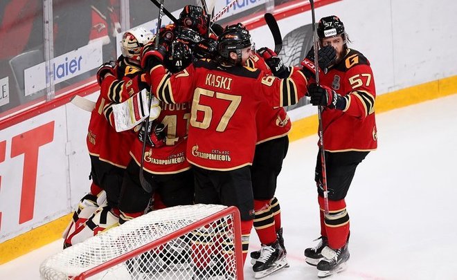 &laquo;Авангард&raquo; и ЦСКА выдали настоящий голливудский триллер в четвертой игре. Судьи &mdash; в одной из главных ролей