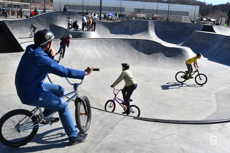 Без заборов, зато с министром и инструкторами: открылся летний сезон в экстрим-парке &laquo;Урам&raquo;