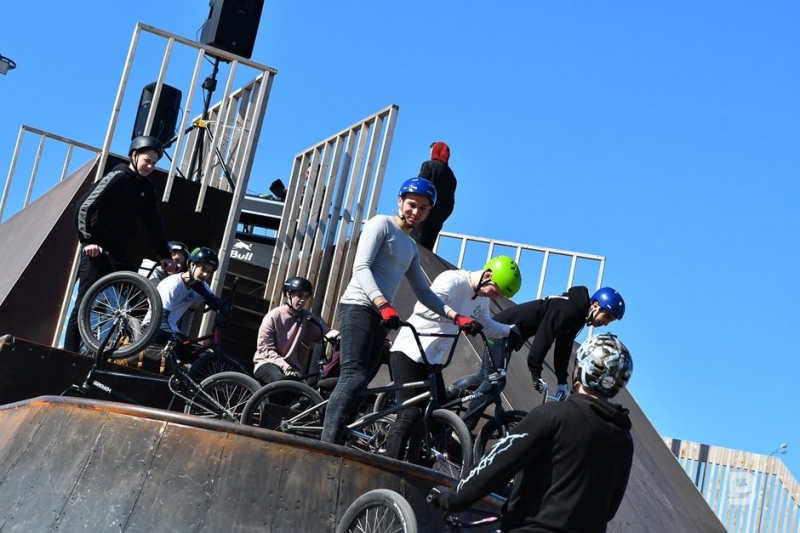 Без заборов, зато с министром и инструкторами: открылся летний сезон в экстрим-парке &laquo;Урам&raquo;