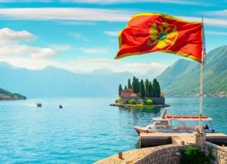 Черногория отменяет ПЦР-тест для российских туристов