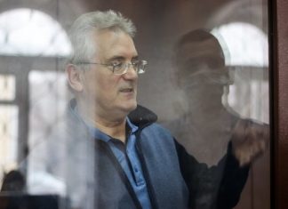 Экс-губернатор Иван Белозерцев рассказал про дорогие подарки Бориса Шпигеля