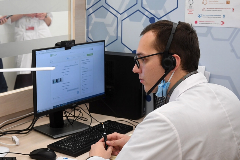 Федеральные клиники организовали бесплатные онлайн-приемы для граждан