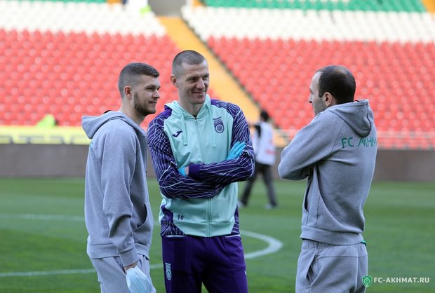 Газизов вернулся в &laquo;Уфу&raquo; и навел в доме порядок &mdash; пригласил малоизвестного тренера, а он выдал два разгрома