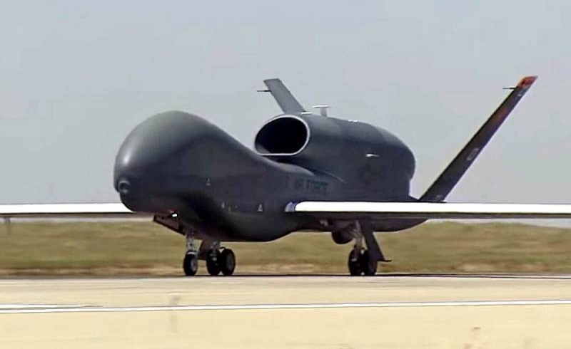 Готовность идти на провокации: О чем говорит вторжение Global Hawk в закрытую зону у Крыма