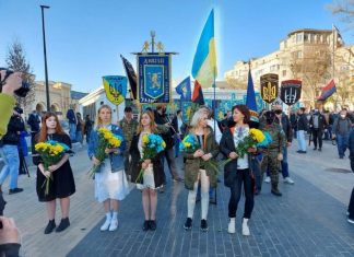 История ничему не учит украинских националистов