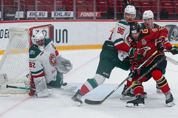 Лучшие именины Петрова: в сверхплотной борьбе &laquo;Ак Барс&raquo; перевел финальную серию в Казань