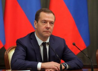 Медведев заявил о возможном переходе на четырехдневную рабочую неделю