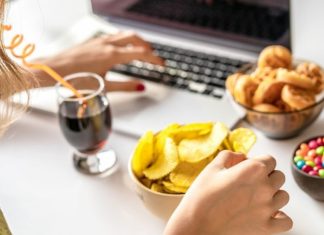 Названы продукты, разрушающие организм