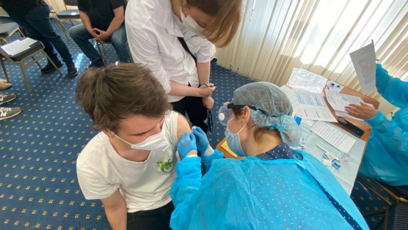 Немцы массово едут в Россию за вакциной «Спутник V» – Der Spiegel