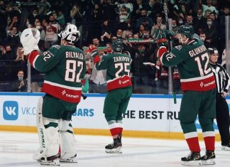 Неугомонный Воронков и вратарские провалы: сумасшедшая серия «Ак Барса» и «Авангарда» закончилась в овертайме