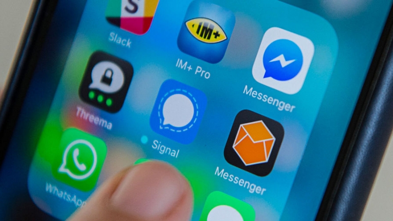 Номер Цукерберга опубликовали в интернете. Оказалось, он пользуется мессенджером Signal