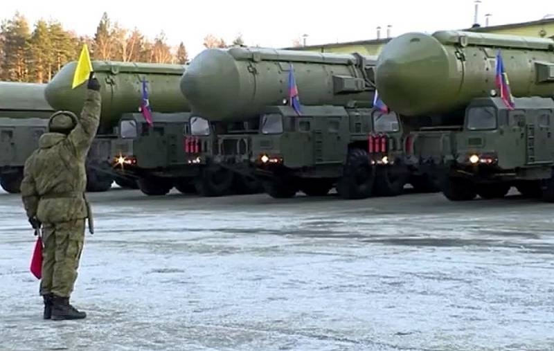 О чем говорят одновременные учения ядерных сил России и НАТО