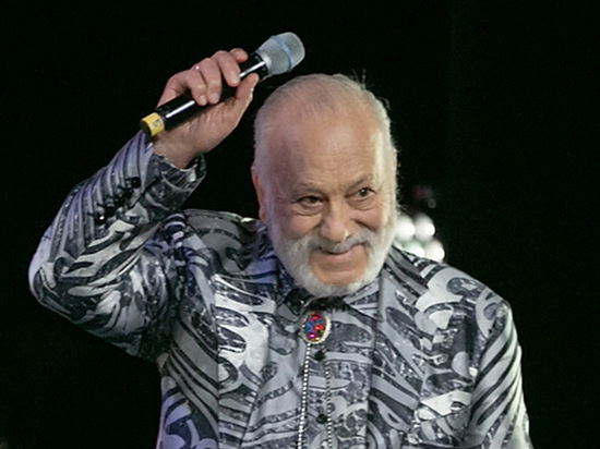 Отец Филиппа Киркорова попал в больницу: родных не пускают