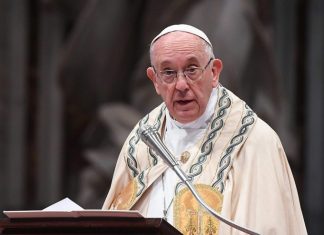 Папа Римский выразил готовность участвовать в переговорах по Донбассу