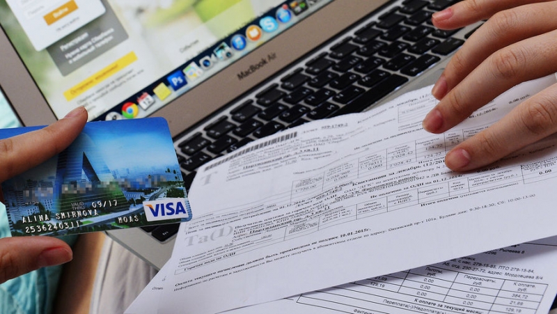 Перехватят SMS, заберут деньги: хакеры готовят атаку на счета россиян