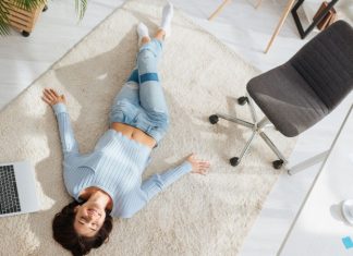 «Право на дисконнект»: как удаленщики смогут отдыхать от работы дома