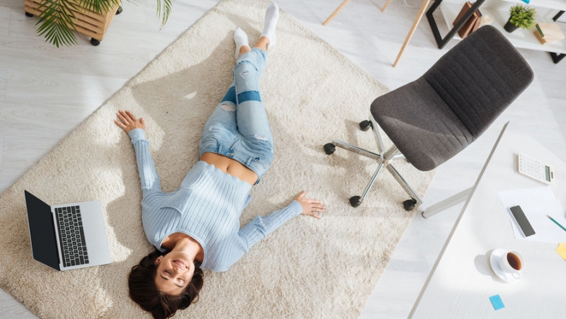 «Право на дисконнект»: как удаленщики смогут отдыхать от работы дома