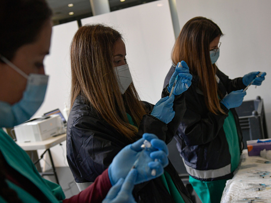 Проблемы западных вакцин от коронавируса: зачем владелец Pfizer продал акции