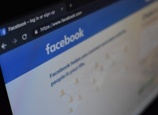 Роскомнадзор потребовал от Facebook снять ограничения с трансляции RT, посвящённой полёту Гагарина в космос