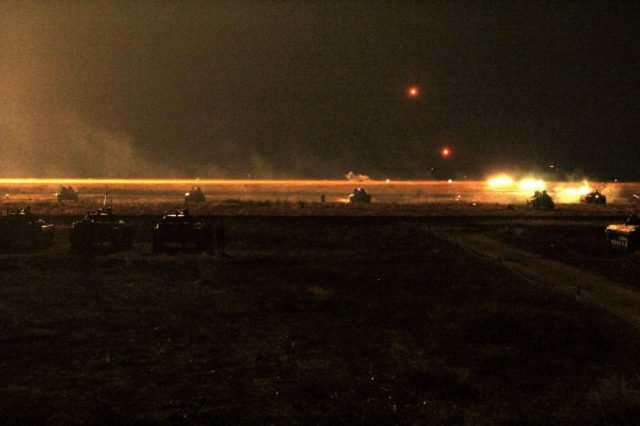 Срочно: На линии фронта в ЛНР слышны взрывы