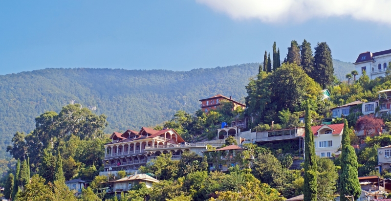 Стали известны минимальные цены на отдых в середине мая в России и за рубежом