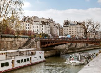 Стало известно, когда Франция примет первых туристов