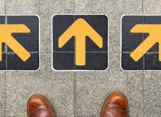 Турист неправильно истолковал дорожный знак и провел без еды и воды два дня