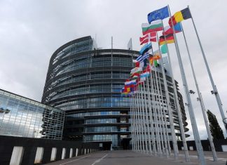 В Европарламенте призвали ужесточить санкции против России