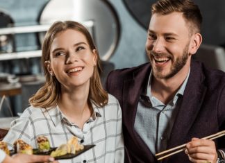 В кафе и ресторанах Москвы могут ввести скидки для вакцинированных посетителей