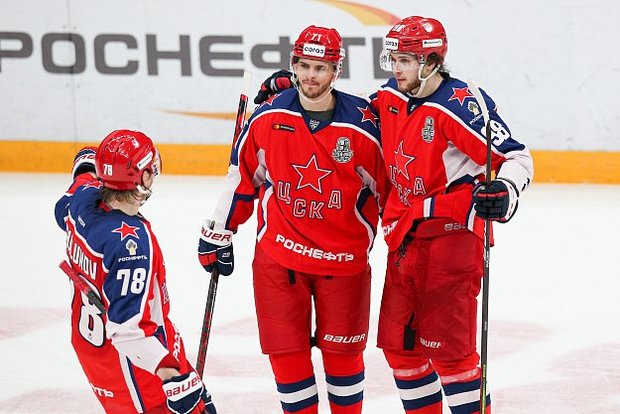 В сборной опять без игроков чемпиона КХЛ &mdash; &laquo;Авангарда&raquo;. Такое уже происходило с чемпионским &laquo;Ак Барсом&raquo;